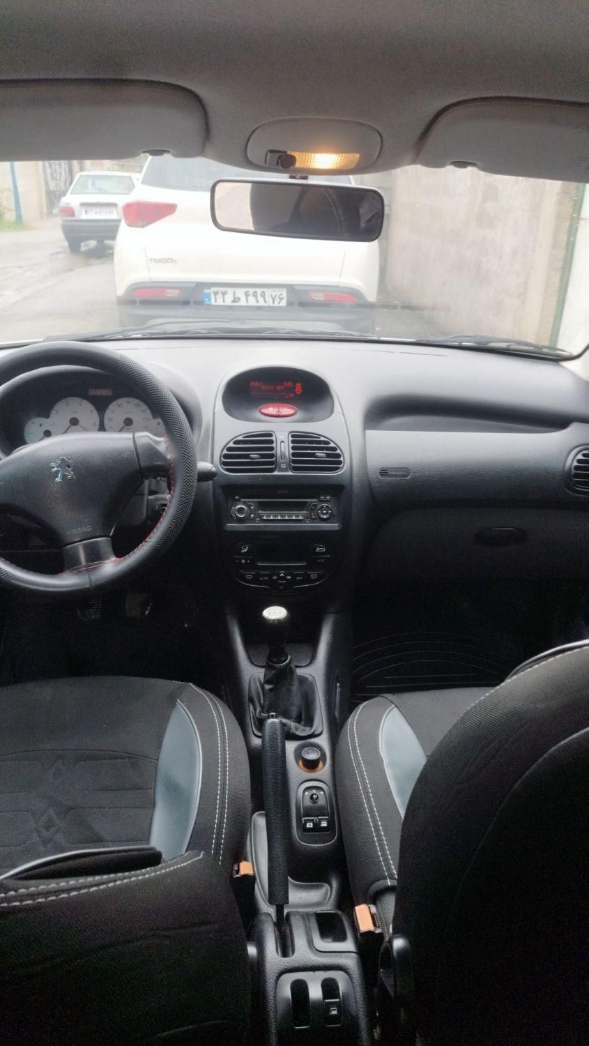 پژو ۲۰۶ صندوق دار v8 - 1396