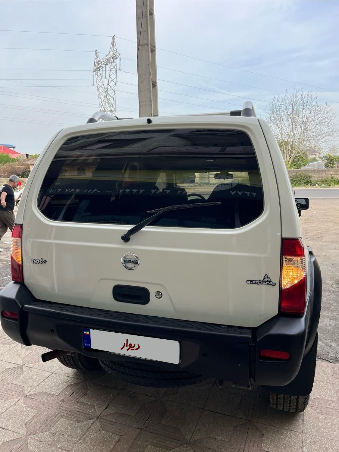نیسان رونیز دنده‌ای - 2006