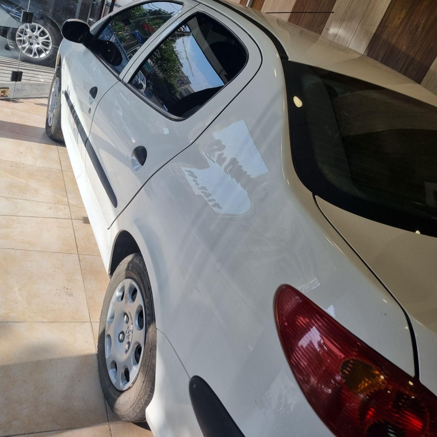 پژو ۲۰۶ صندوق دار v8 - 1394