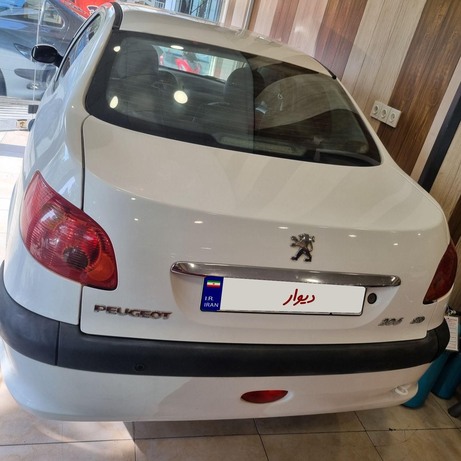 پژو ۲۰۶ صندوق دار v8 - 1394