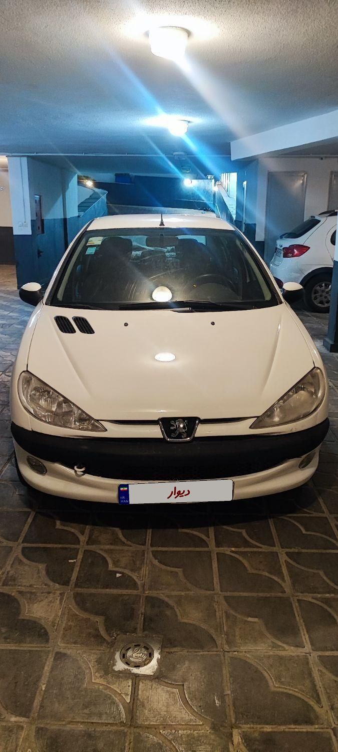 پژو ۲۰۶ صندوق دار v8 - 1394