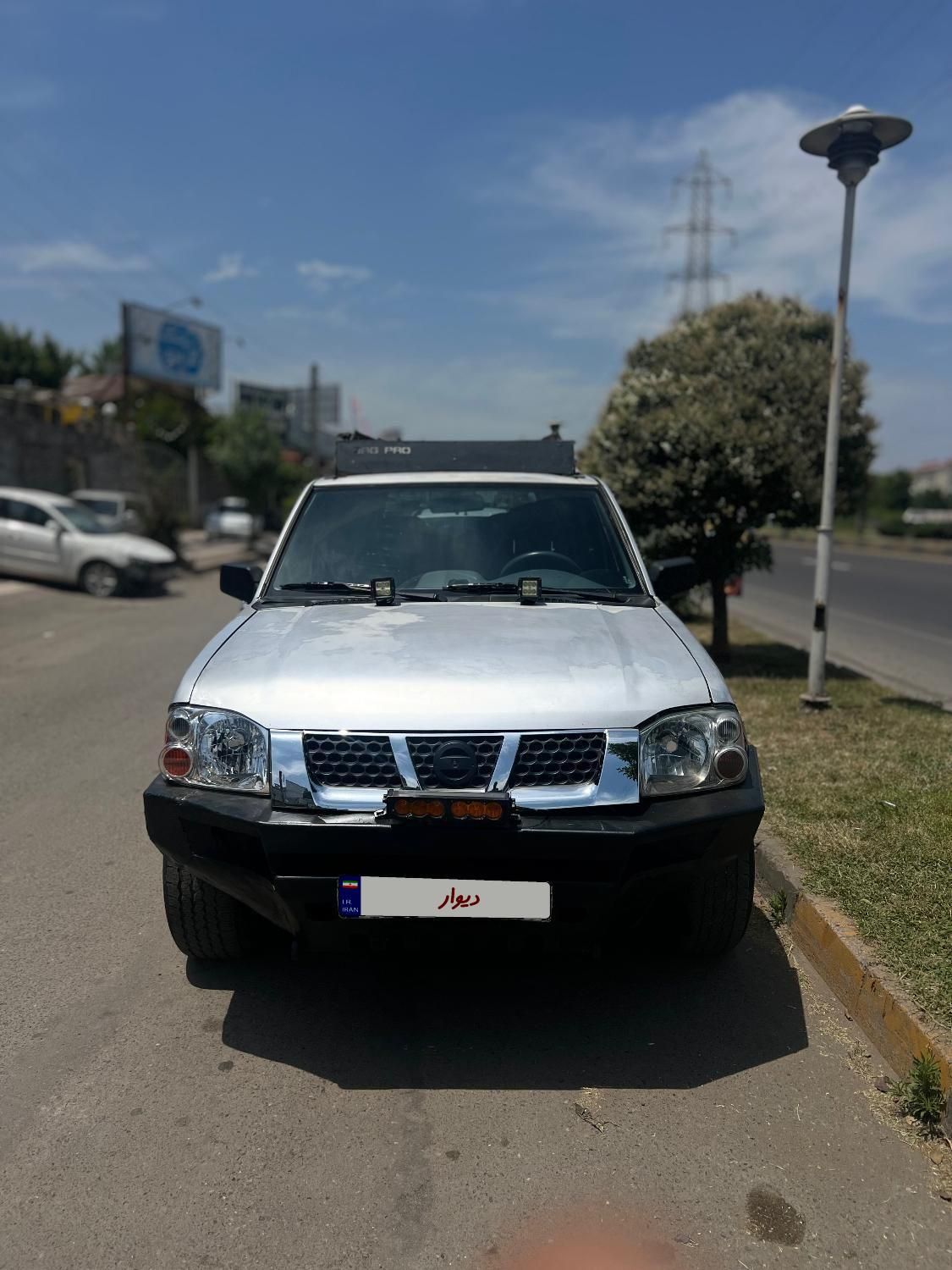 نیسان رونیز دنده‌ای - 2004