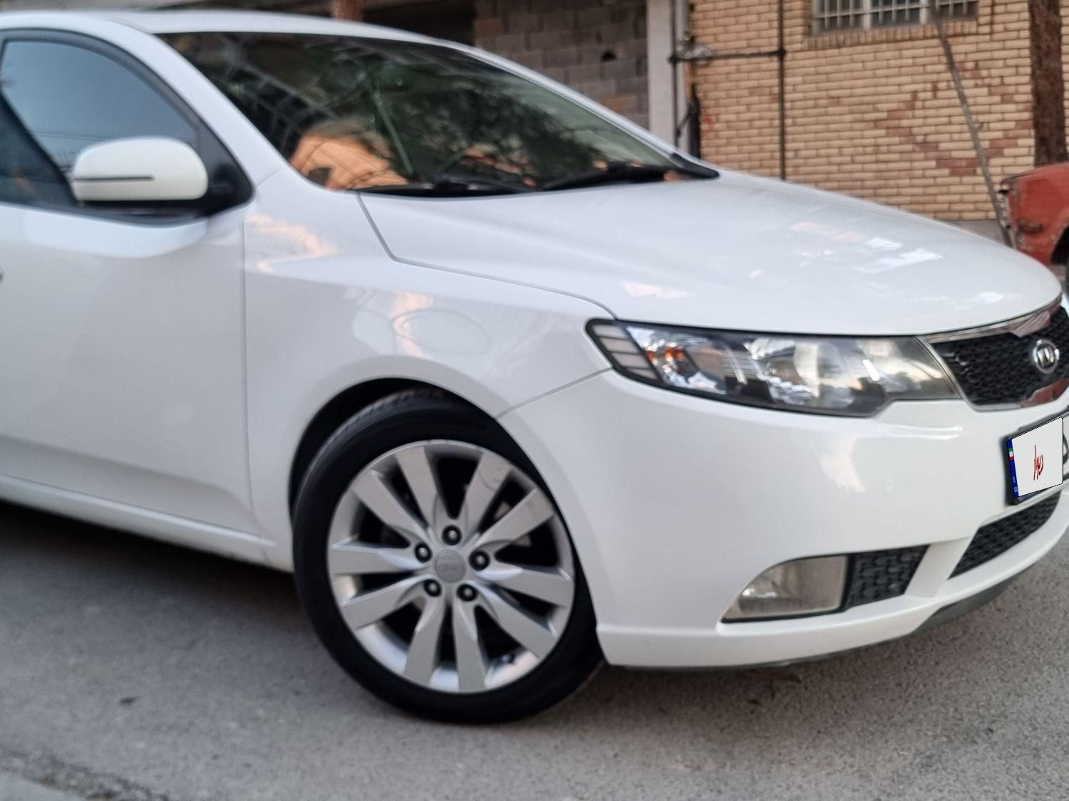 کیا سراتو 2.0 لیتر اتوماتیک GT لاین - 2011