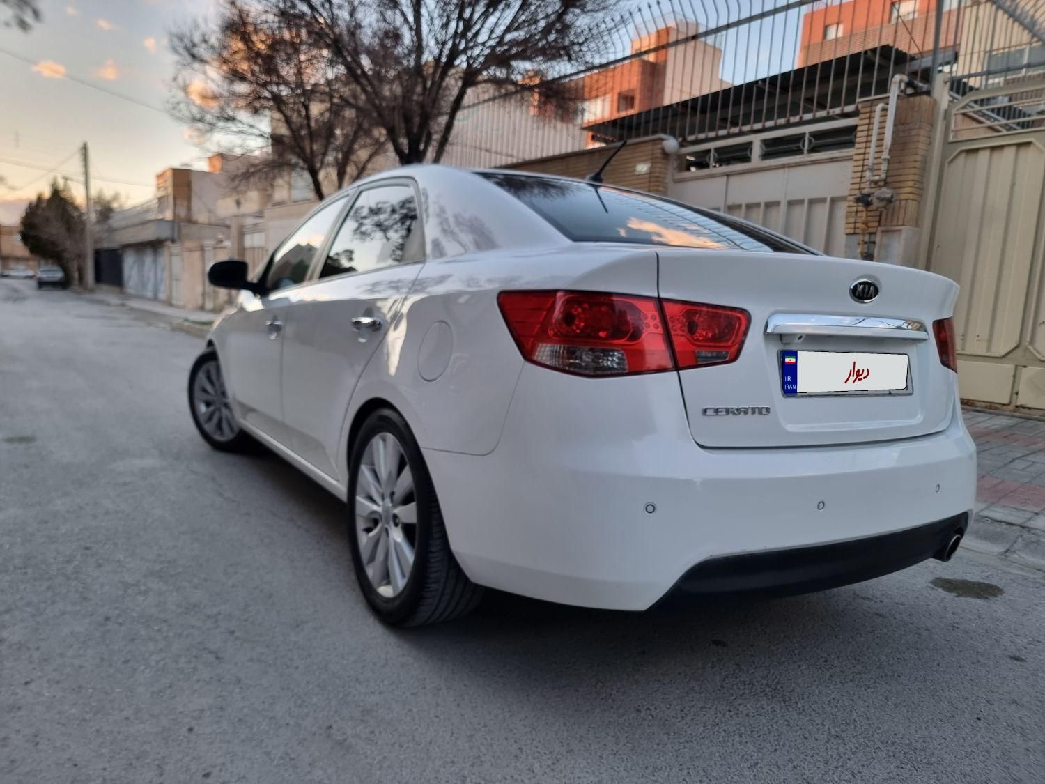 کیا سراتو 2.0 لیتر اتوماتیک GT لاین - 2011