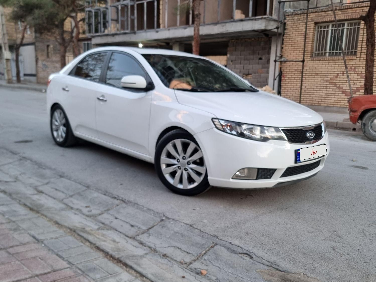کیا سراتو 2.0 لیتر اتوماتیک GT لاین - 2011