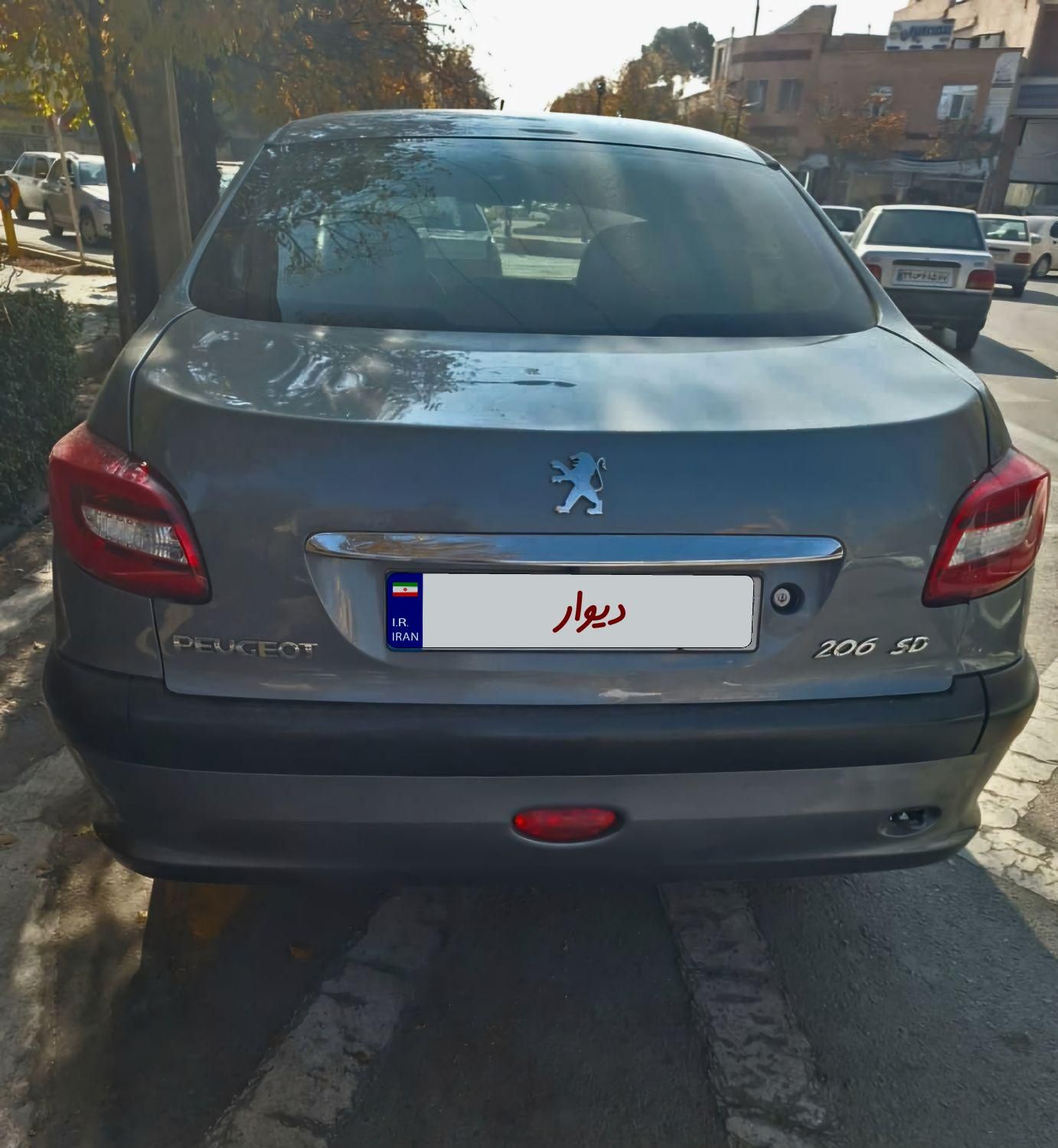 پژو ۲۰۶ صندوق دار v8 - 1390
