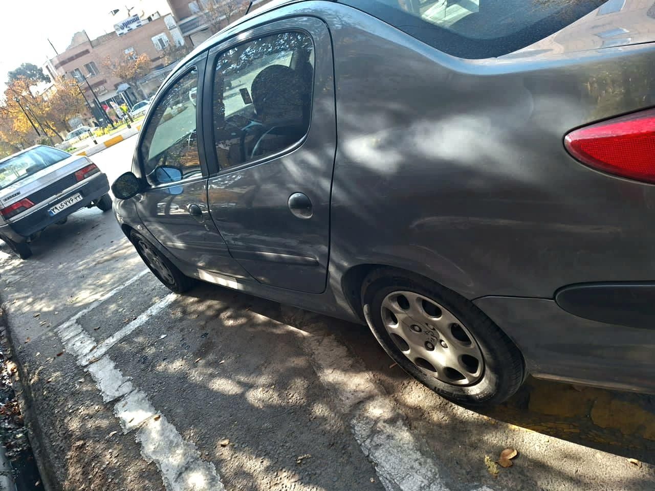 پژو ۲۰۶ صندوق دار v8 - 1390