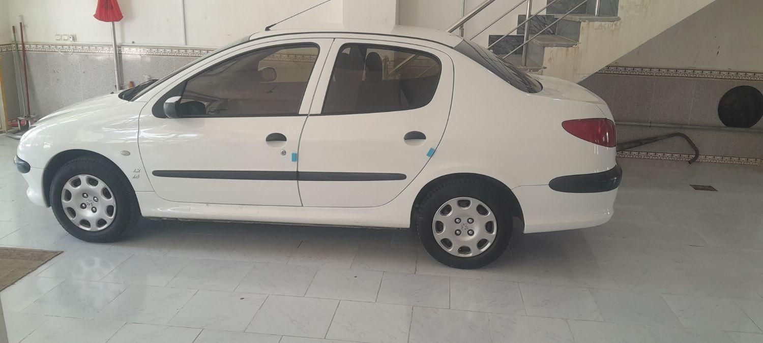 پژو ۲۰۶ صندوق دار v8 - 1396