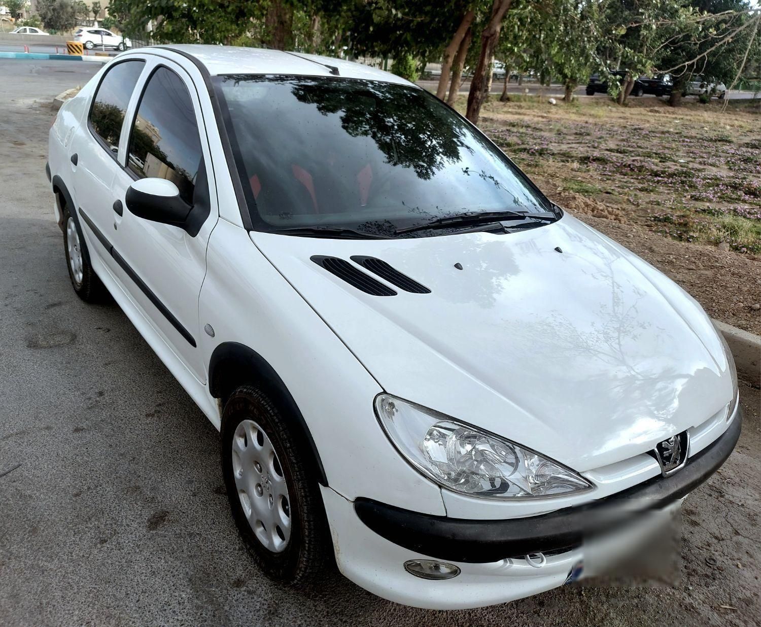 پژو ۲۰۶ صندوق دار v8 - 1392