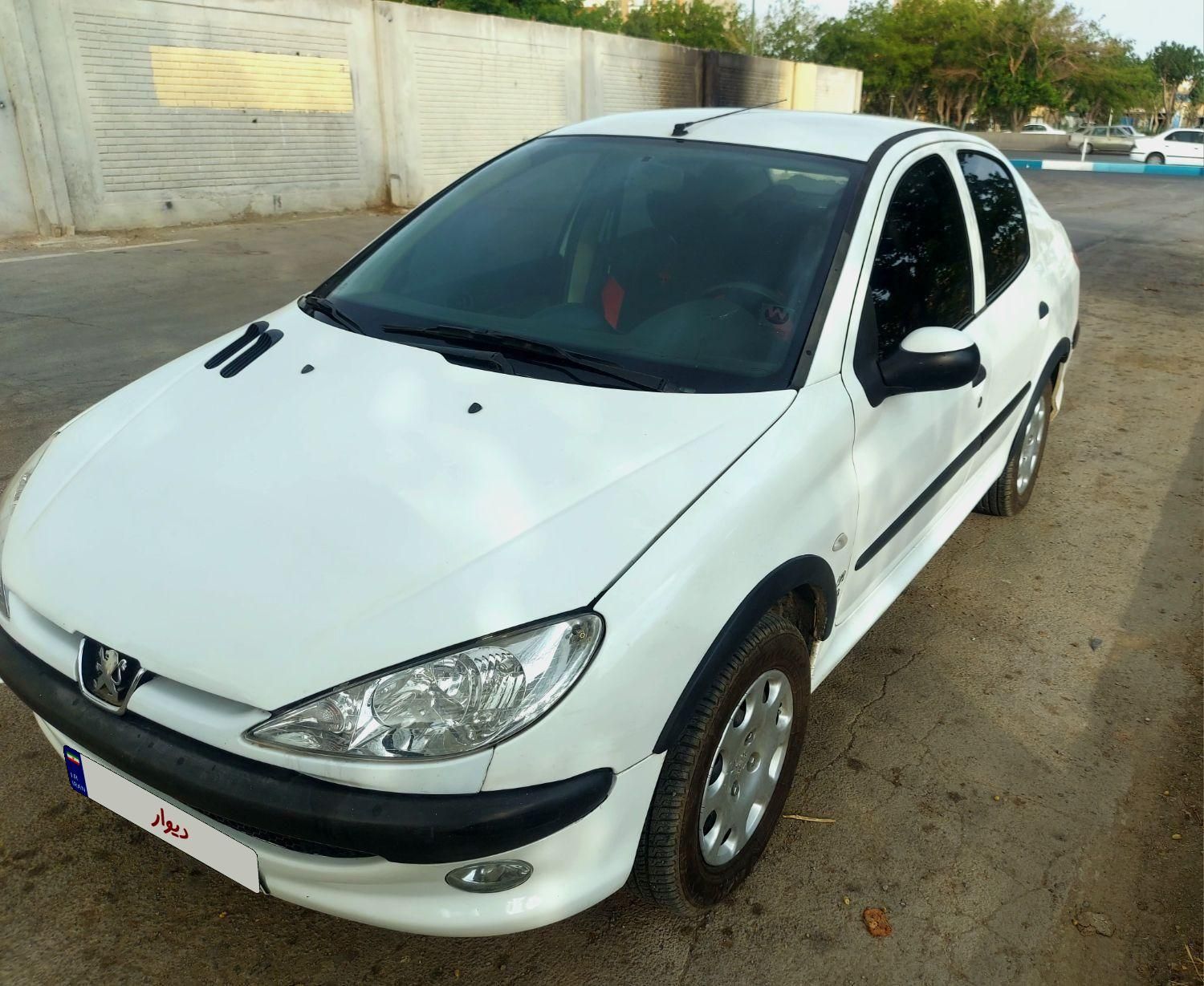 پژو ۲۰۶ صندوق دار v8 - 1392