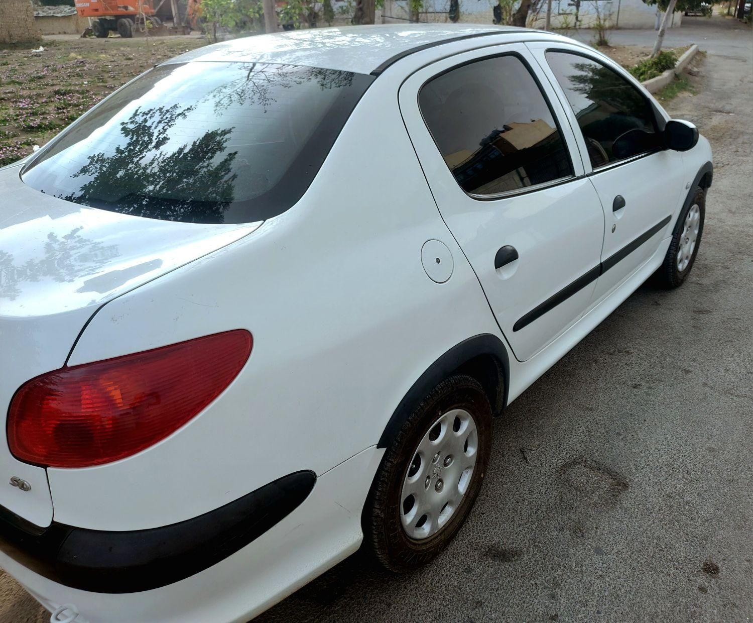 پژو ۲۰۶ صندوق دار v8 - 1392