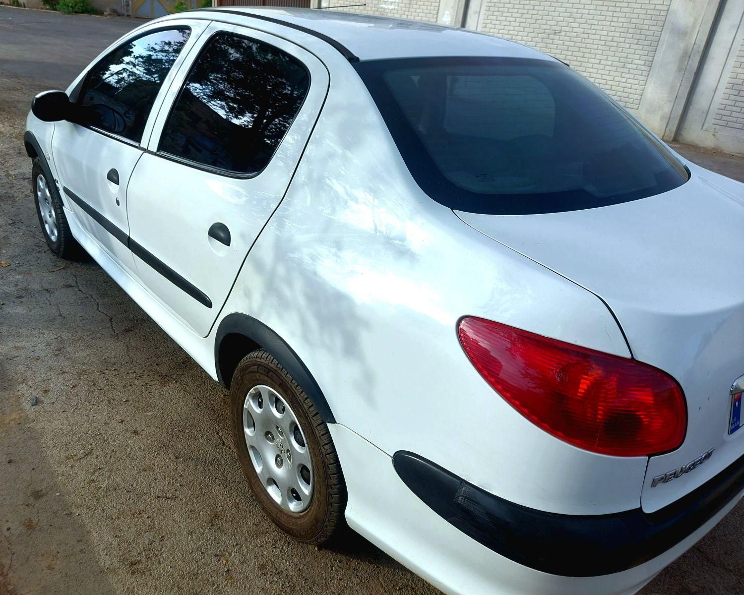 پژو ۲۰۶ صندوق دار v8 - 1392