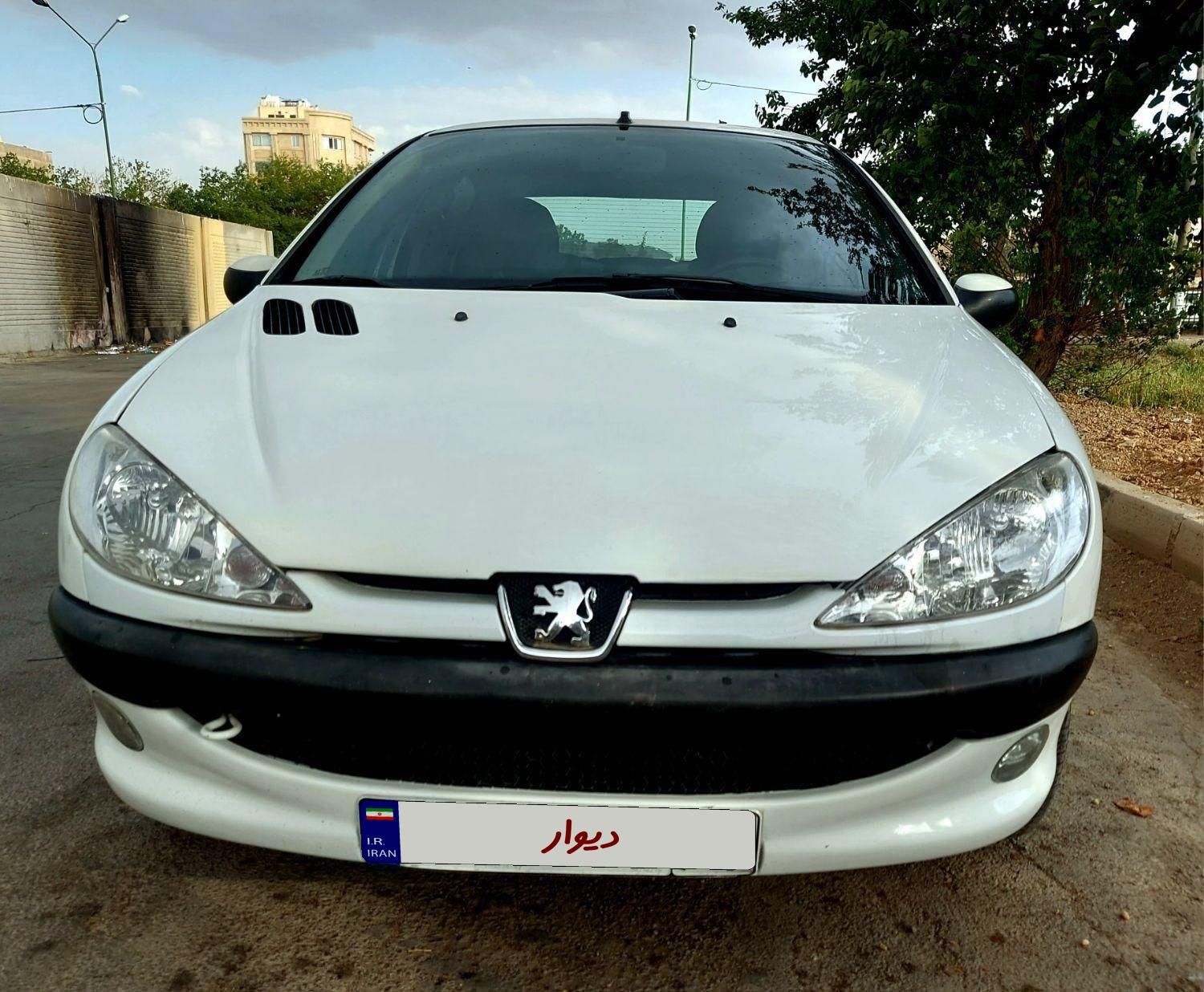 پژو ۲۰۶ صندوق دار v8 - 1392