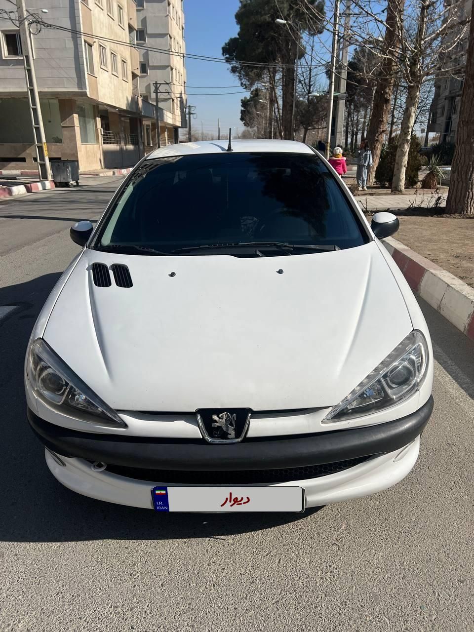 پژو ۲۰۶ صندوق دار v8 - 1395