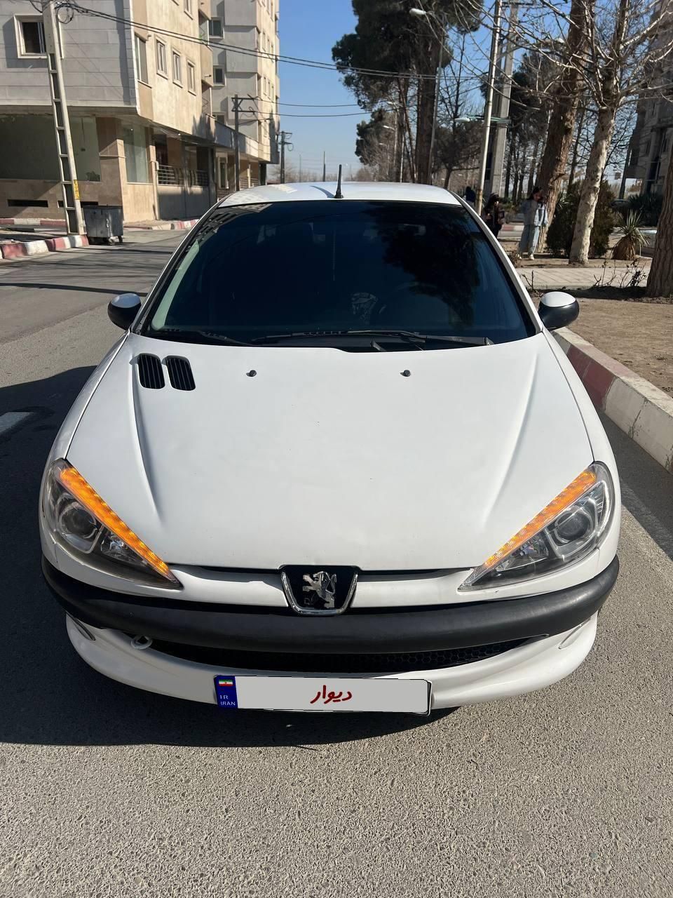پژو ۲۰۶ صندوق دار v8 - 1395