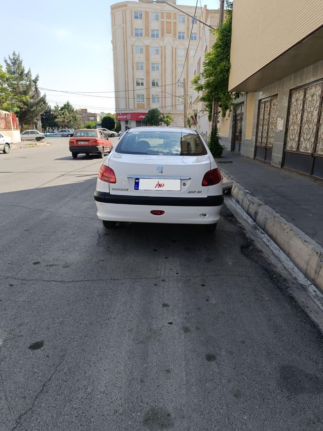 پژو ۲۰۶ صندوق دار v8 - 1390