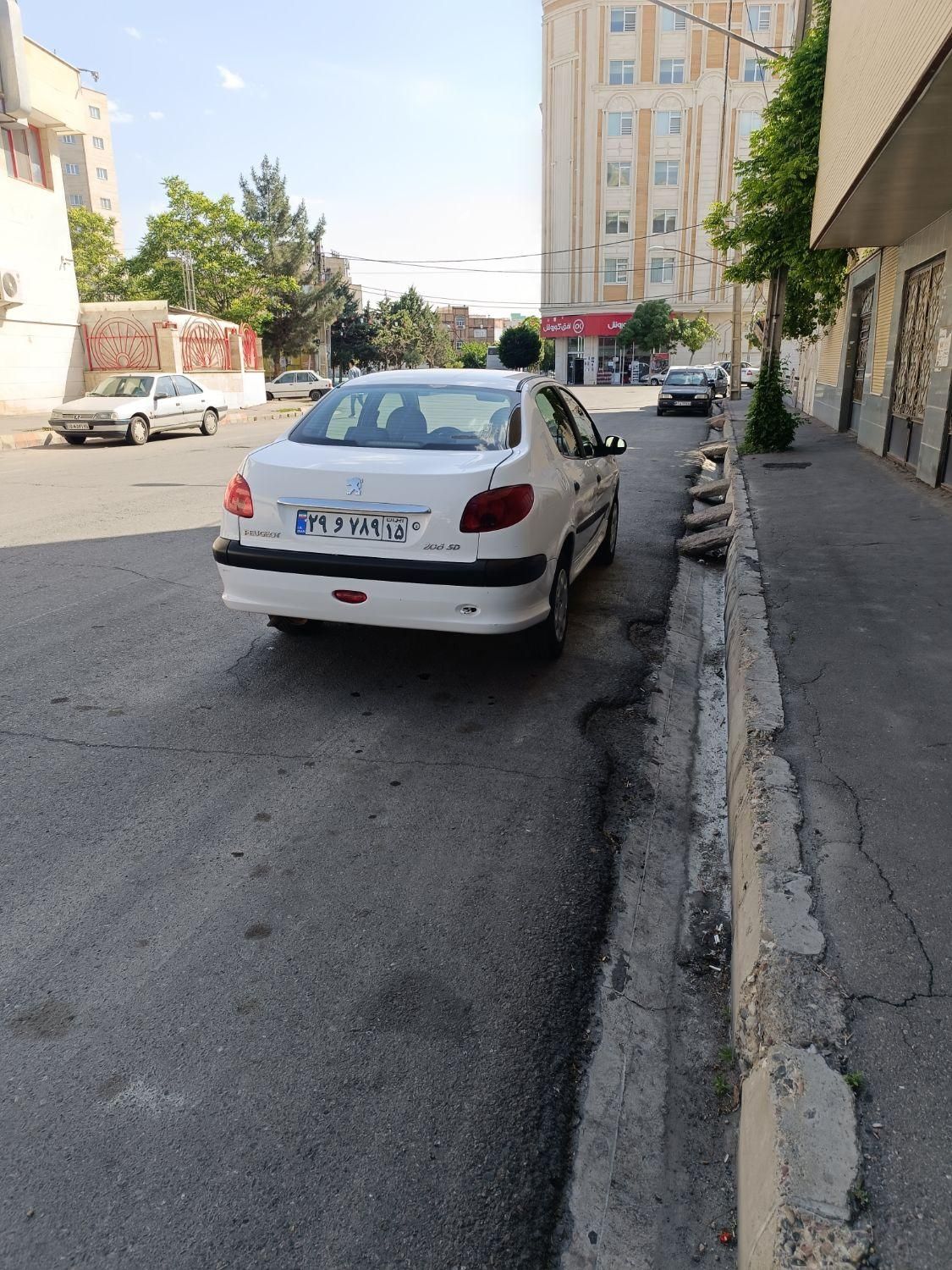پژو ۲۰۶ صندوق دار v8 - 1390