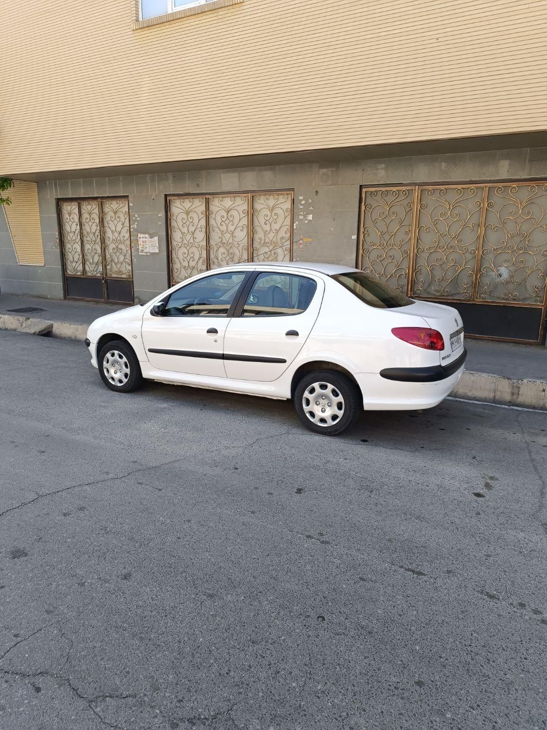 پژو ۲۰۶ صندوق دار v8 - 1390