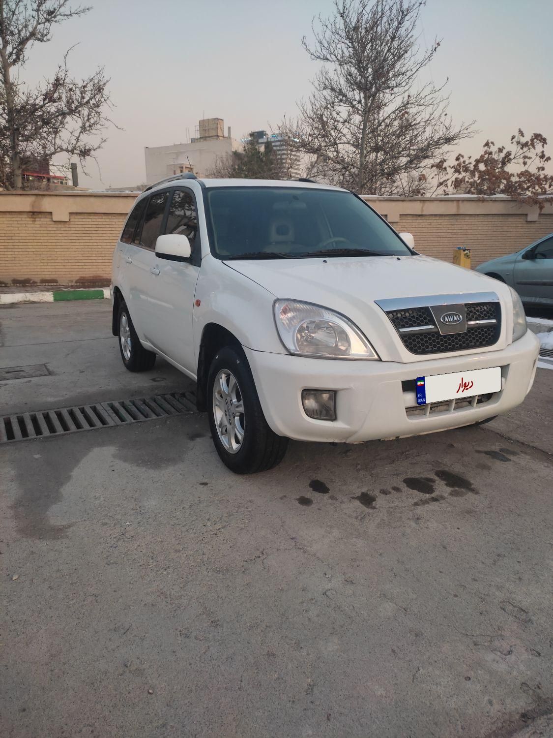 ام وی ام X33 دنده‌ای ساده - 2012