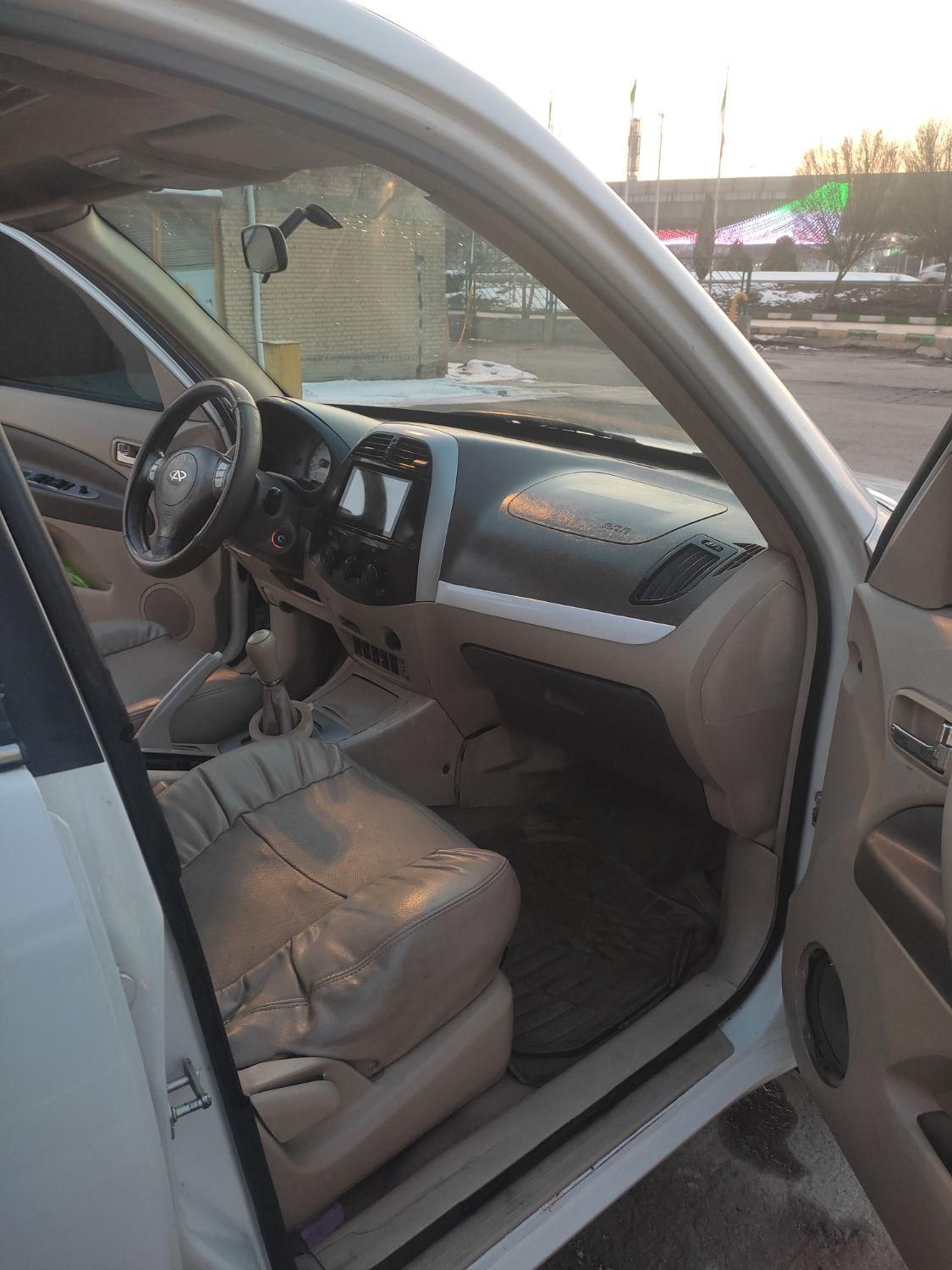 ام وی ام X33 دنده‌ای ساده - 2012