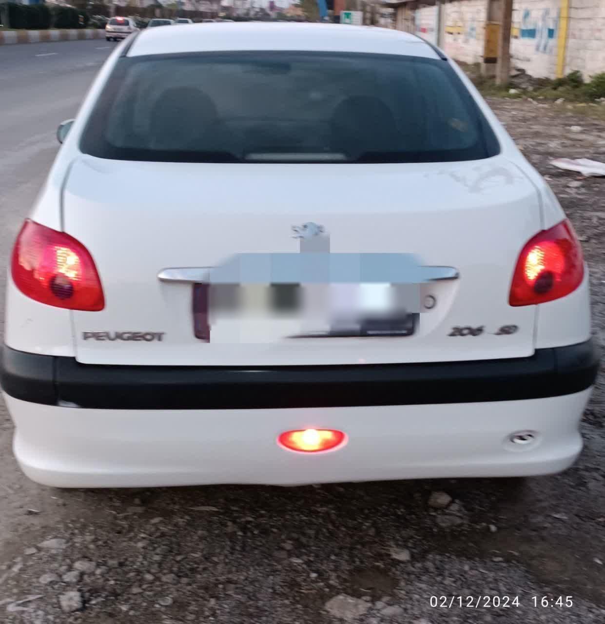 پژو ۲۰۶ صندوق دار v8 - 1389