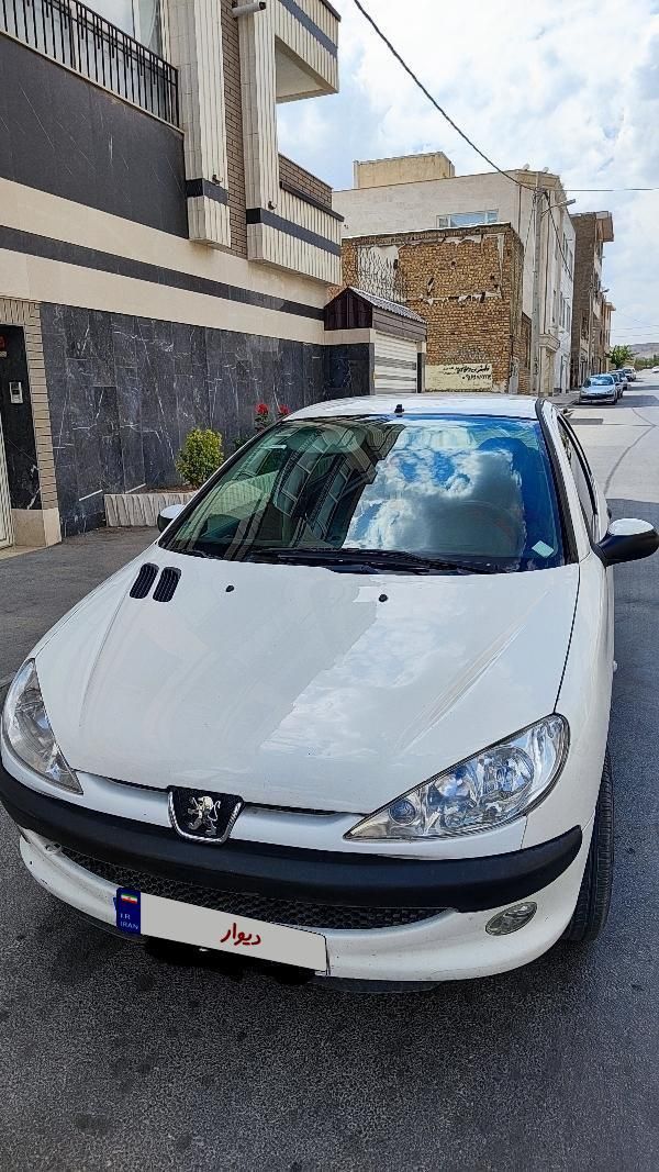 پژو ۲۰۶ صندوق دار v8 - 1389