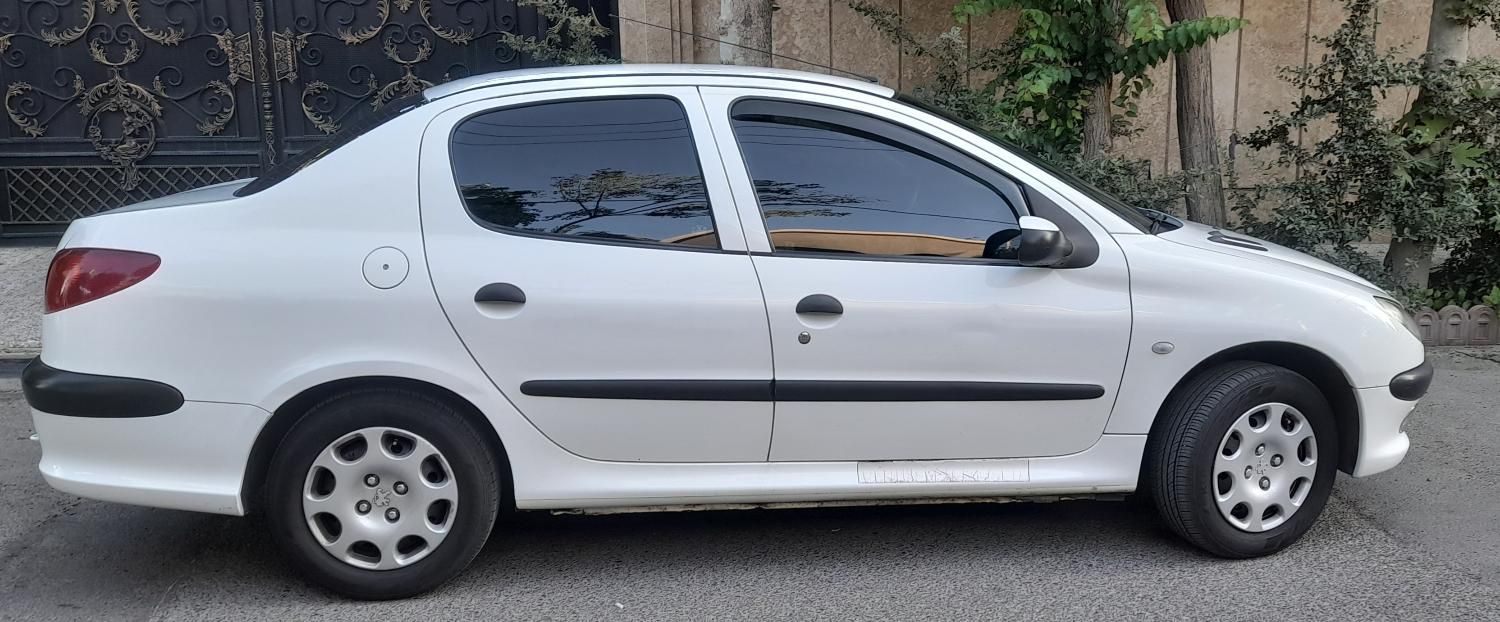 پژو ۲۰۶ صندوق دار v8 - 1398