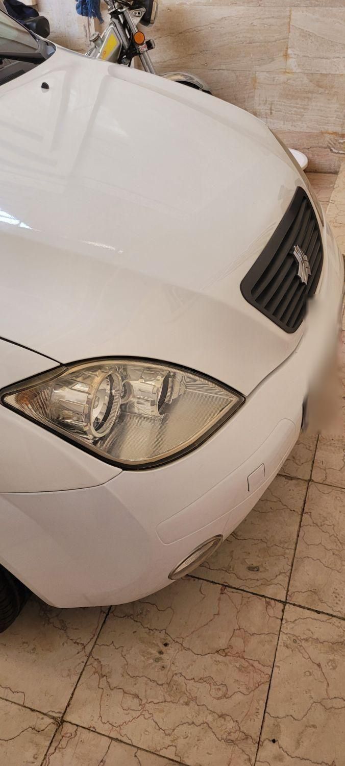 تیبا صندوق دار SX - 1401
