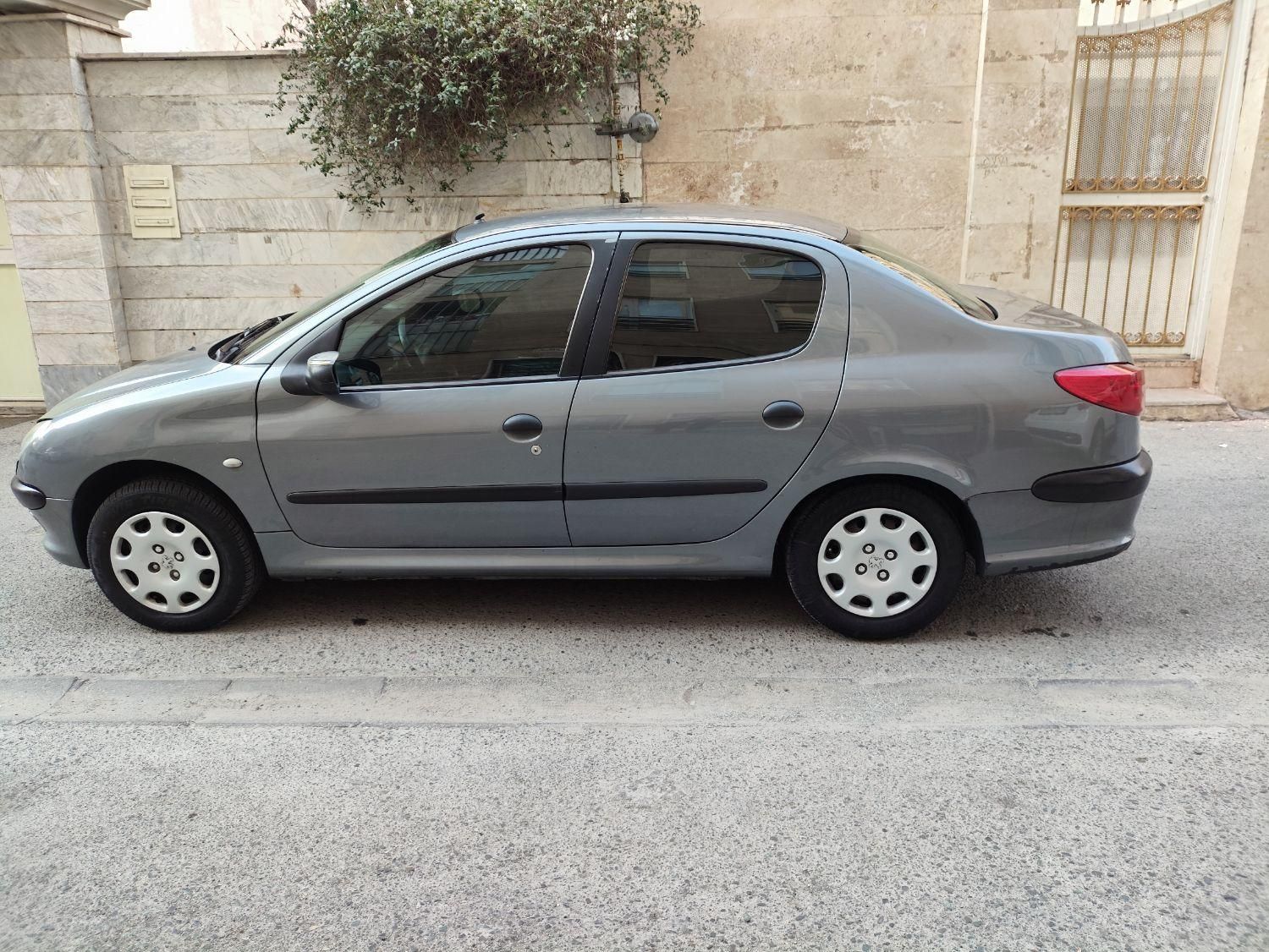 پژو ۲۰۶ صندوق دار v8 - 1390