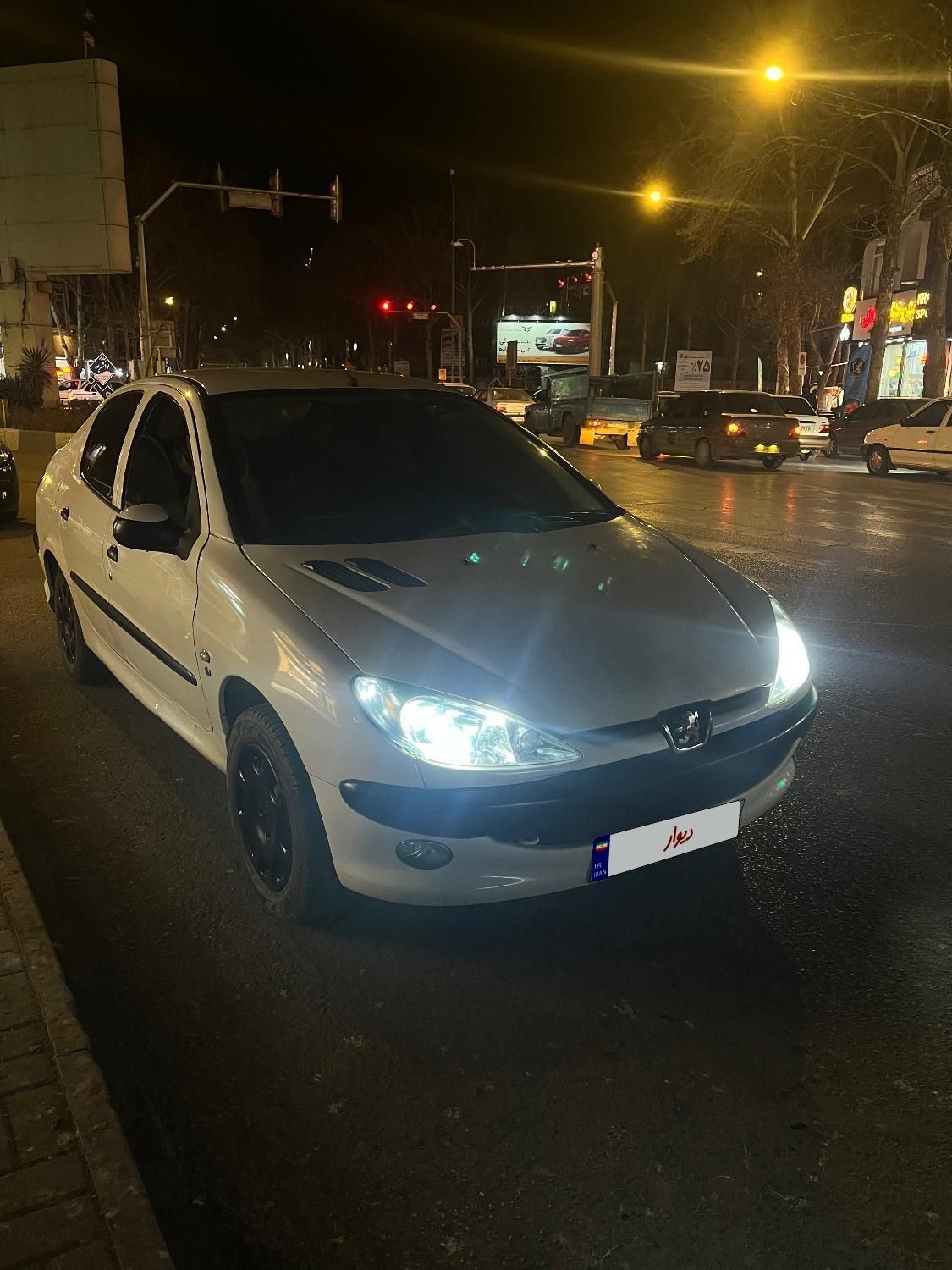پژو ۲۰۶ صندوق دار v8 - 1390