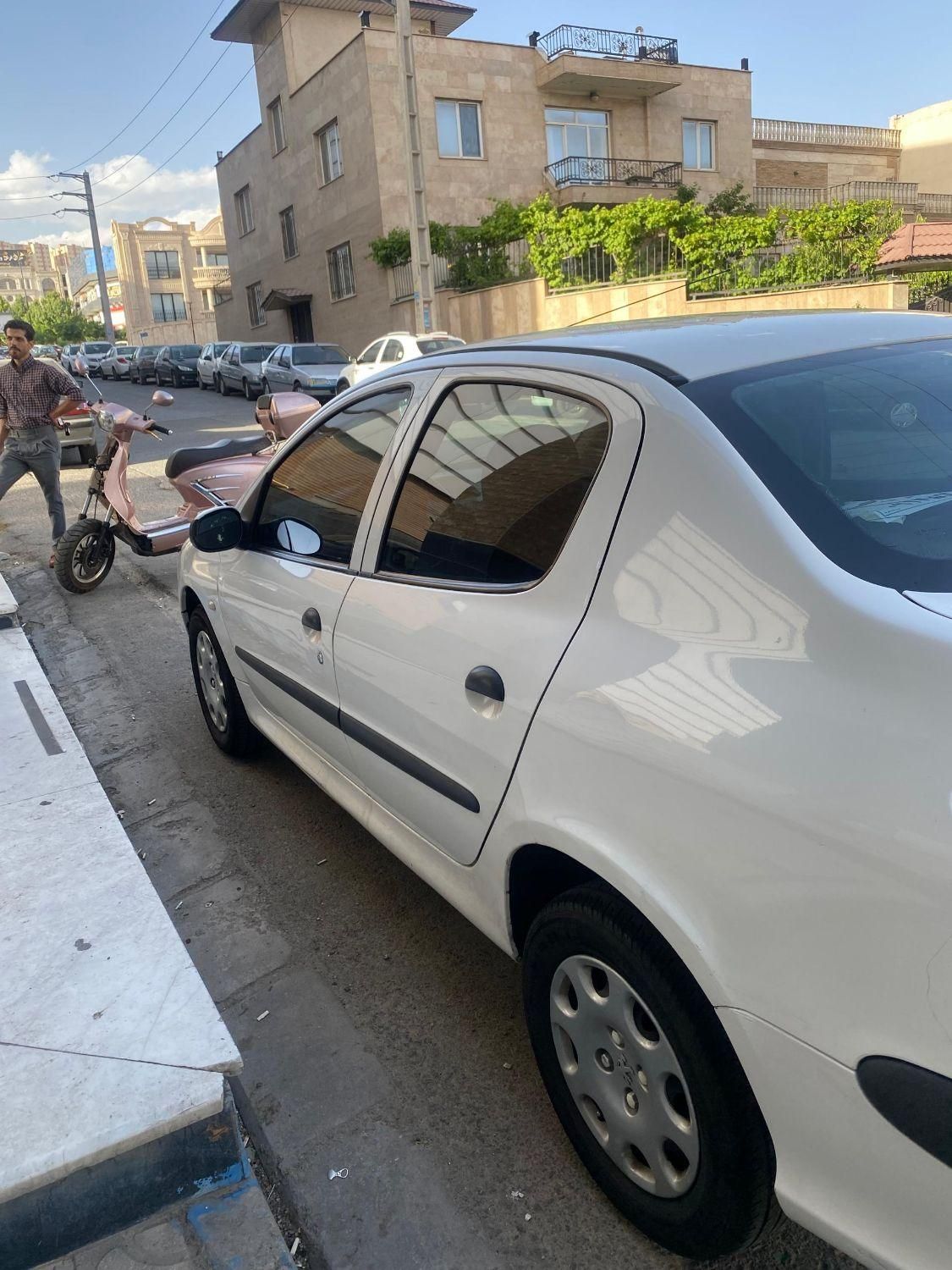 پژو ۲۰۶ صندوق دار v8 - 1394
