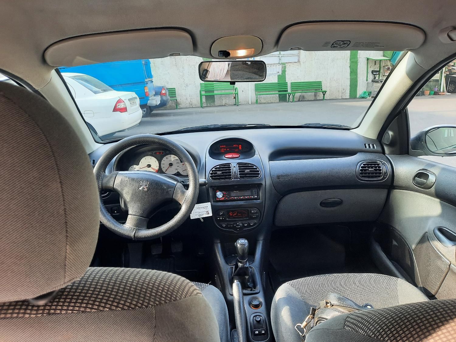 پژو ۲۰۶ صندوق دار v8 - 1398