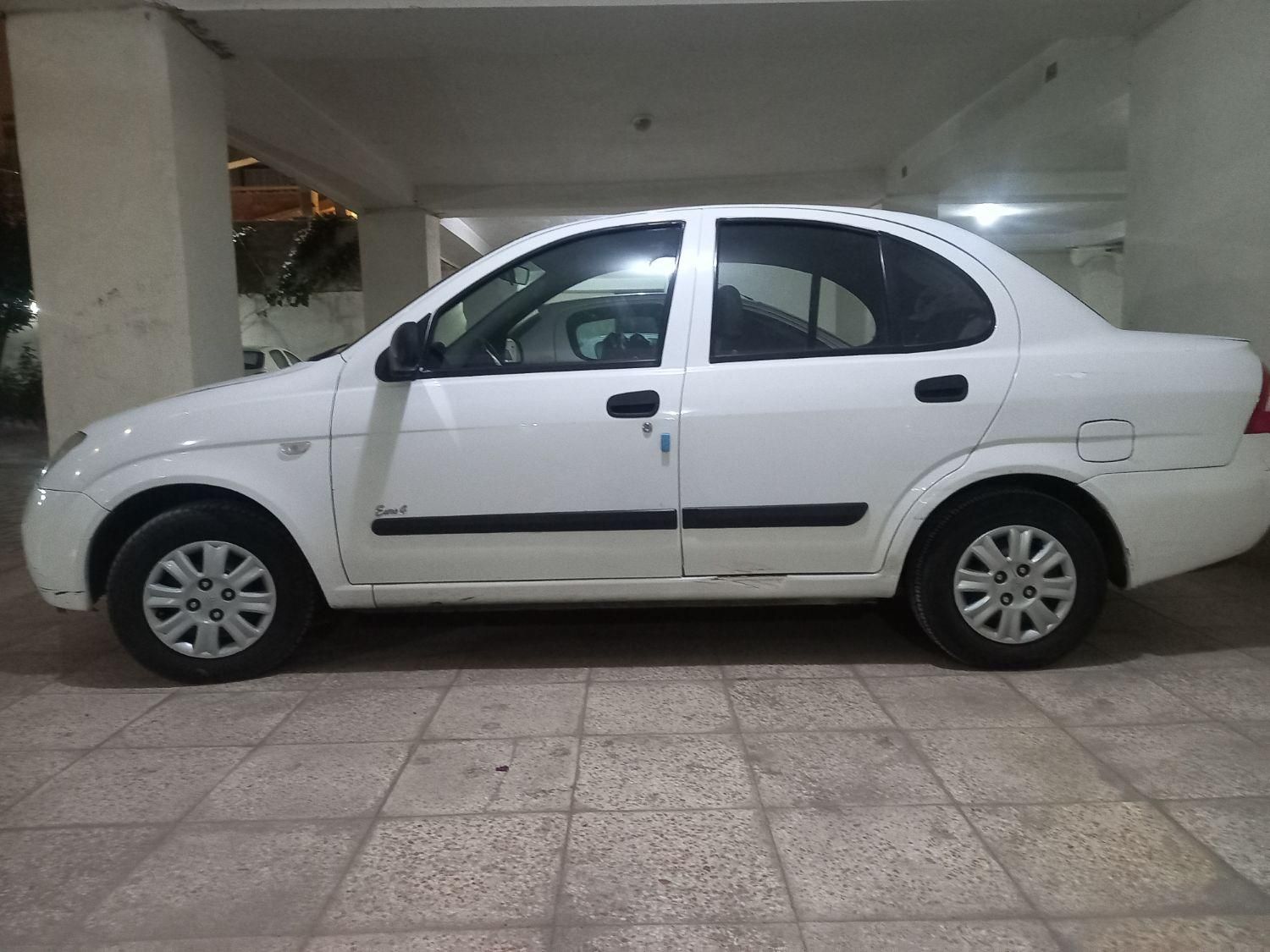 تیبا صندوق دار SX - 1392