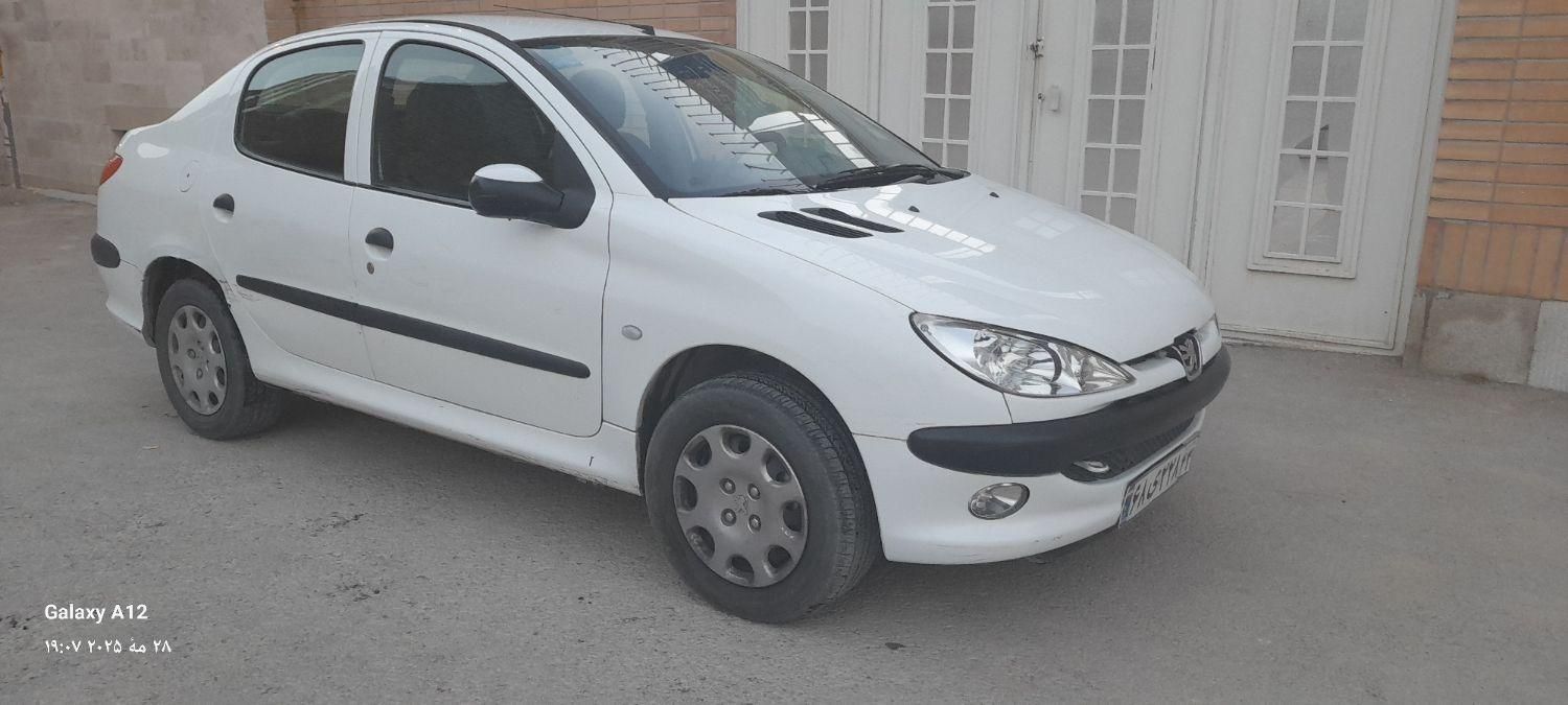 پژو ۲۰۶ صندوق دار v8 - 1392