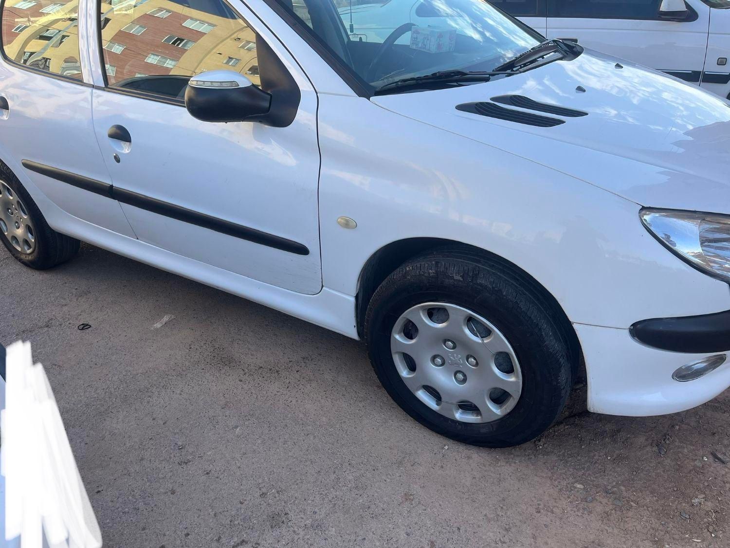 پژو ۲۰۶ صندوق دار v8 - 1394