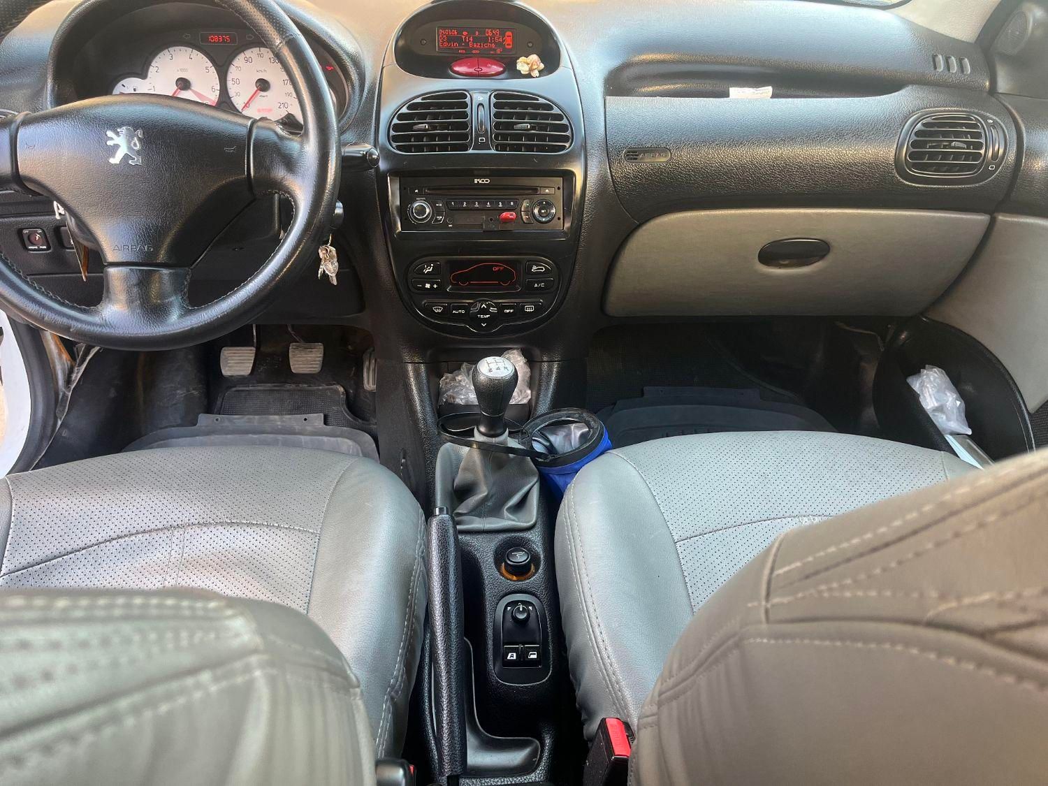 پژو ۲۰۶ صندوق دار v8 - 1394