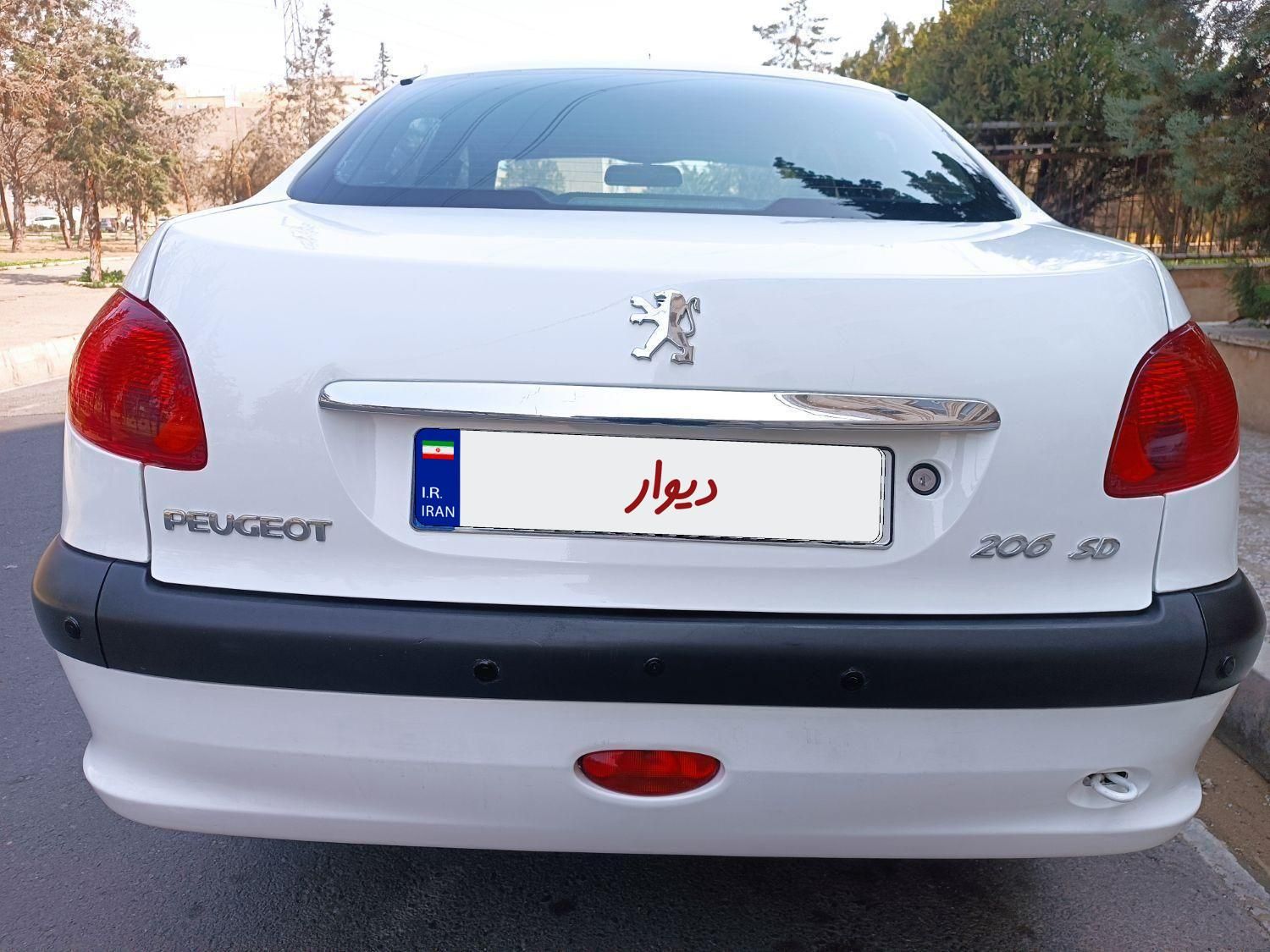پژو ۲۰۶ صندوق دار v8 - 1389