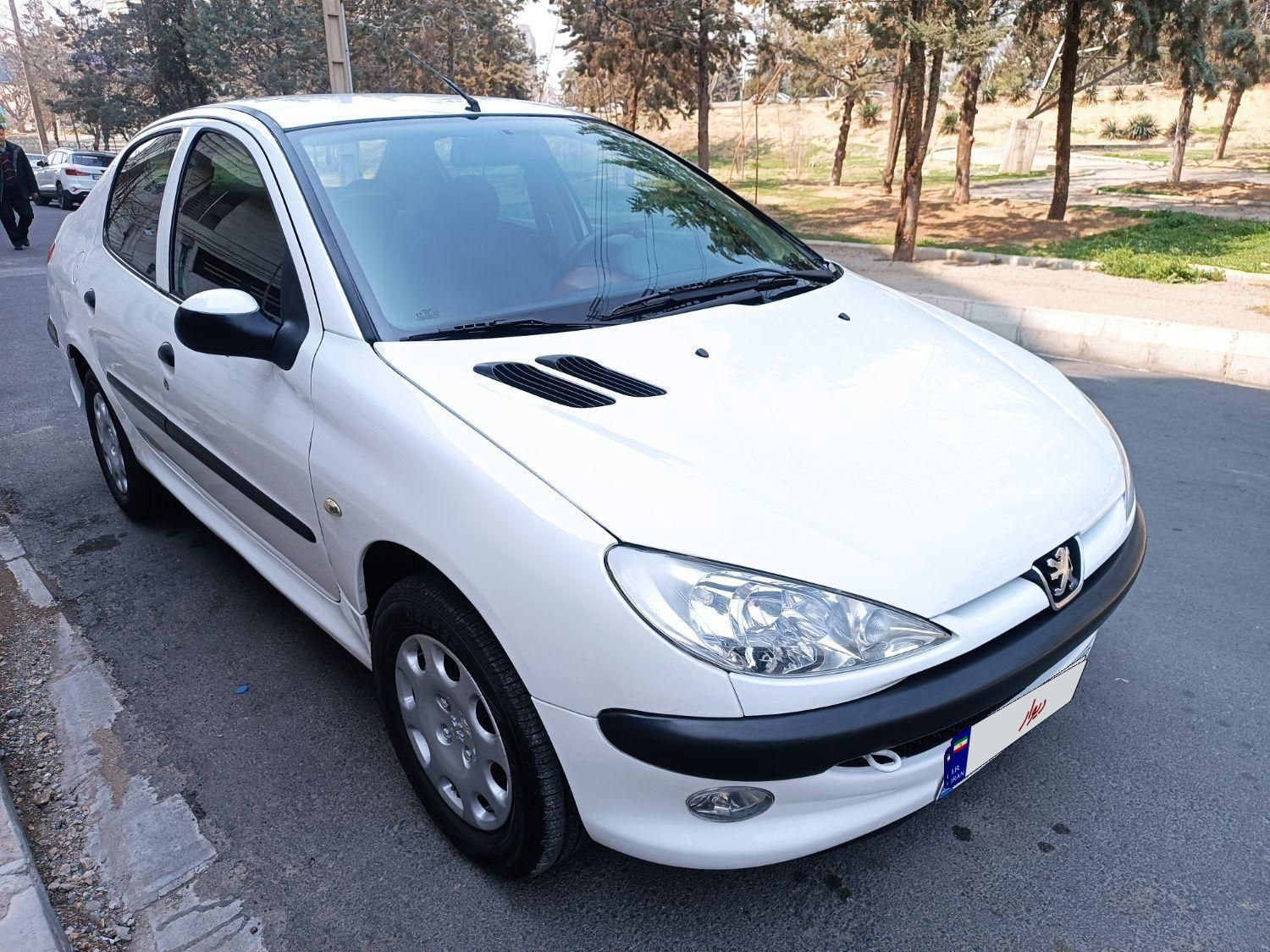 پژو ۲۰۶ صندوق دار v8 - 1389