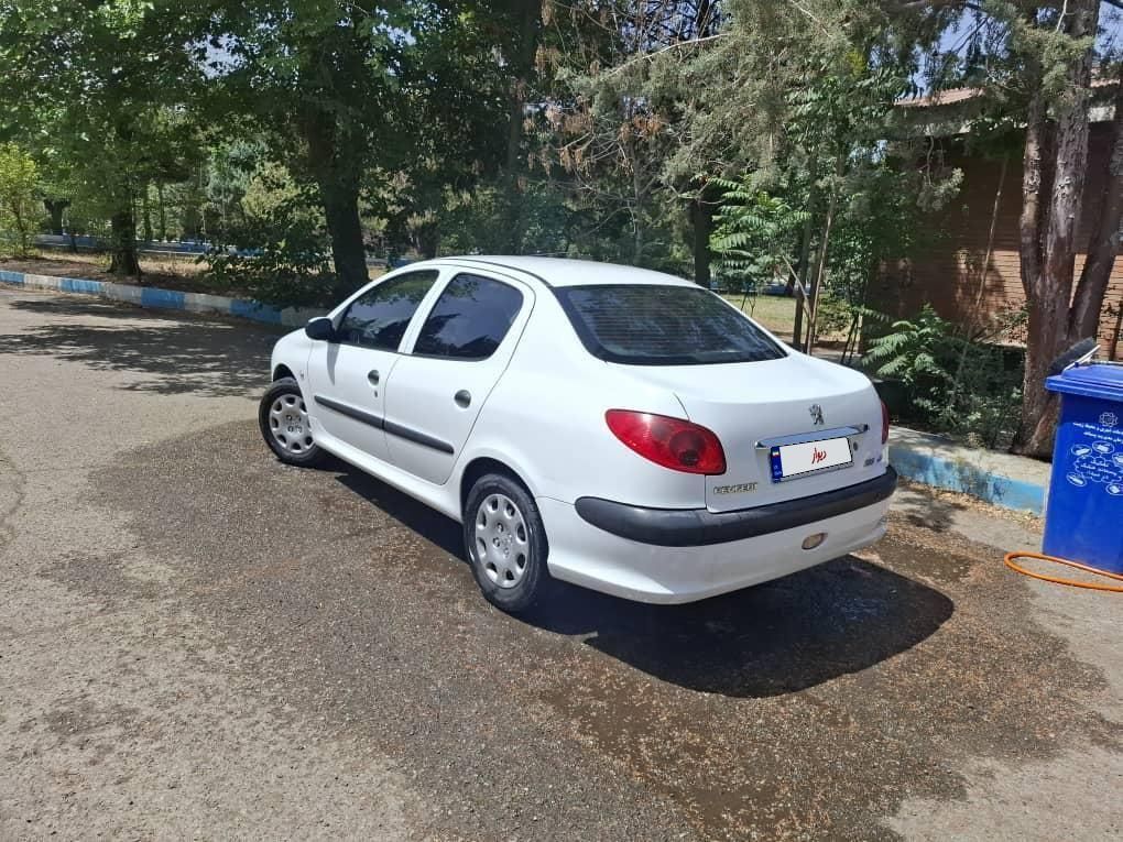 پژو ۲۰۶ صندوق دار v8 - 1395