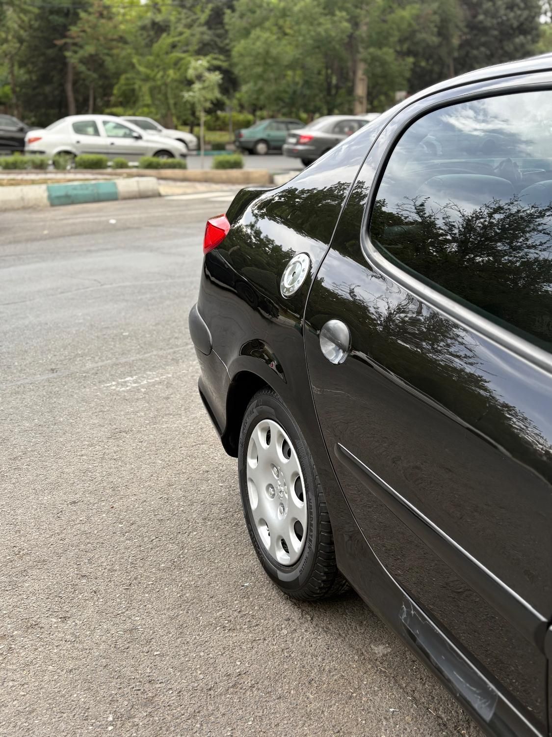 پژو ۲۰۶ صندوق دار v8 - 1394