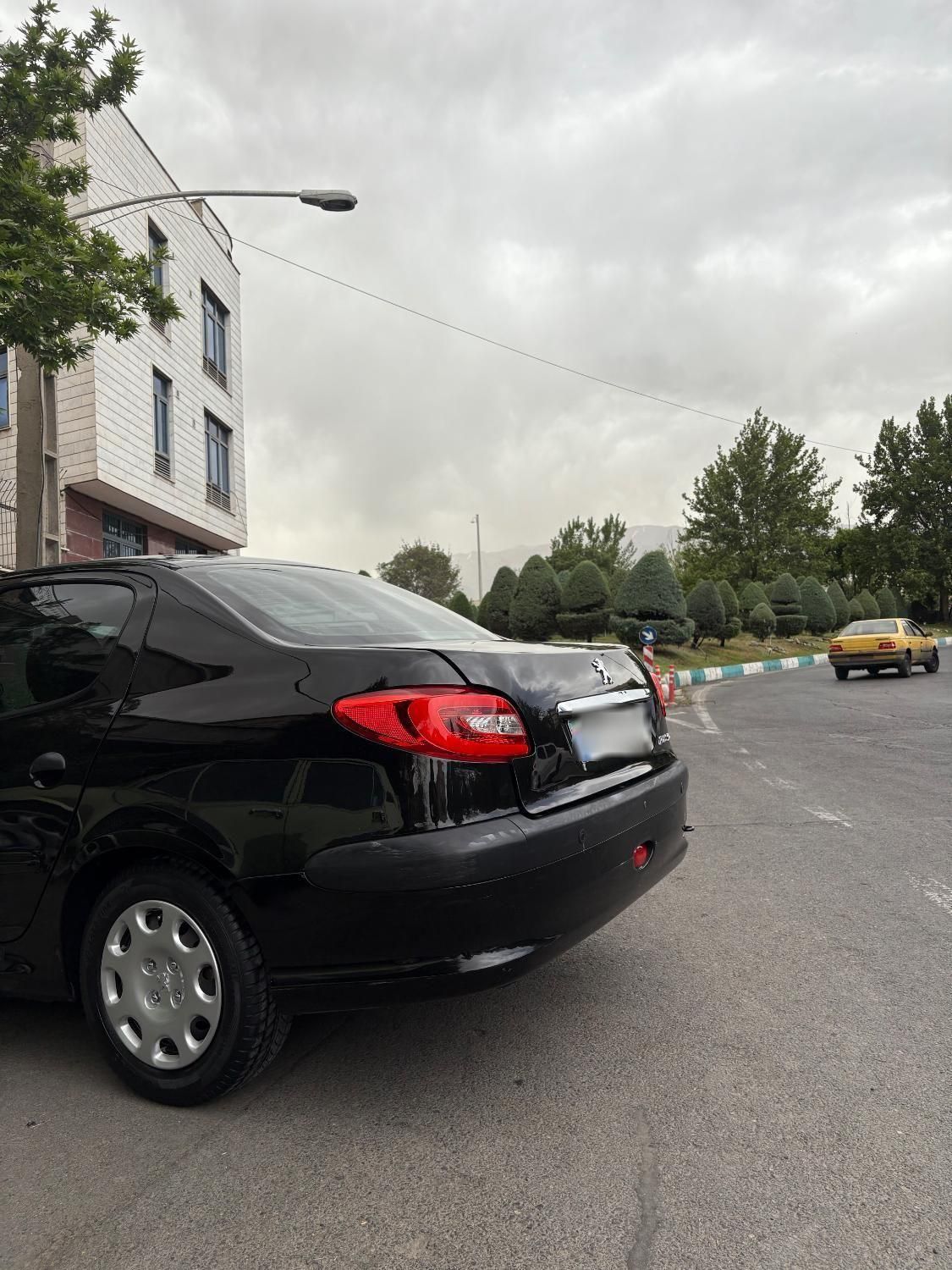 پژو ۲۰۶ صندوق دار v8 - 1394