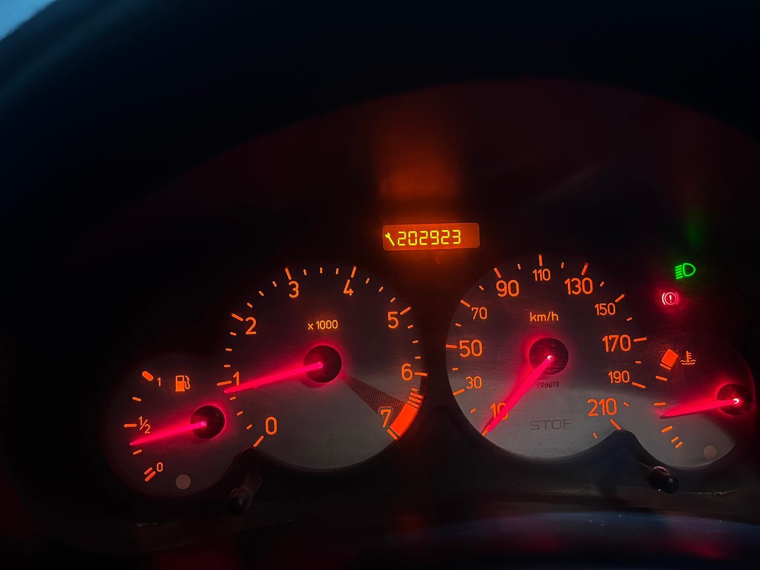 پژو ۲۰۶ صندوق دار v8 - 1398