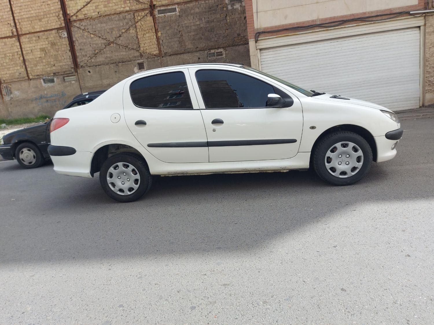 پژو ۲۰۶ صندوق دار v8 - 1392
