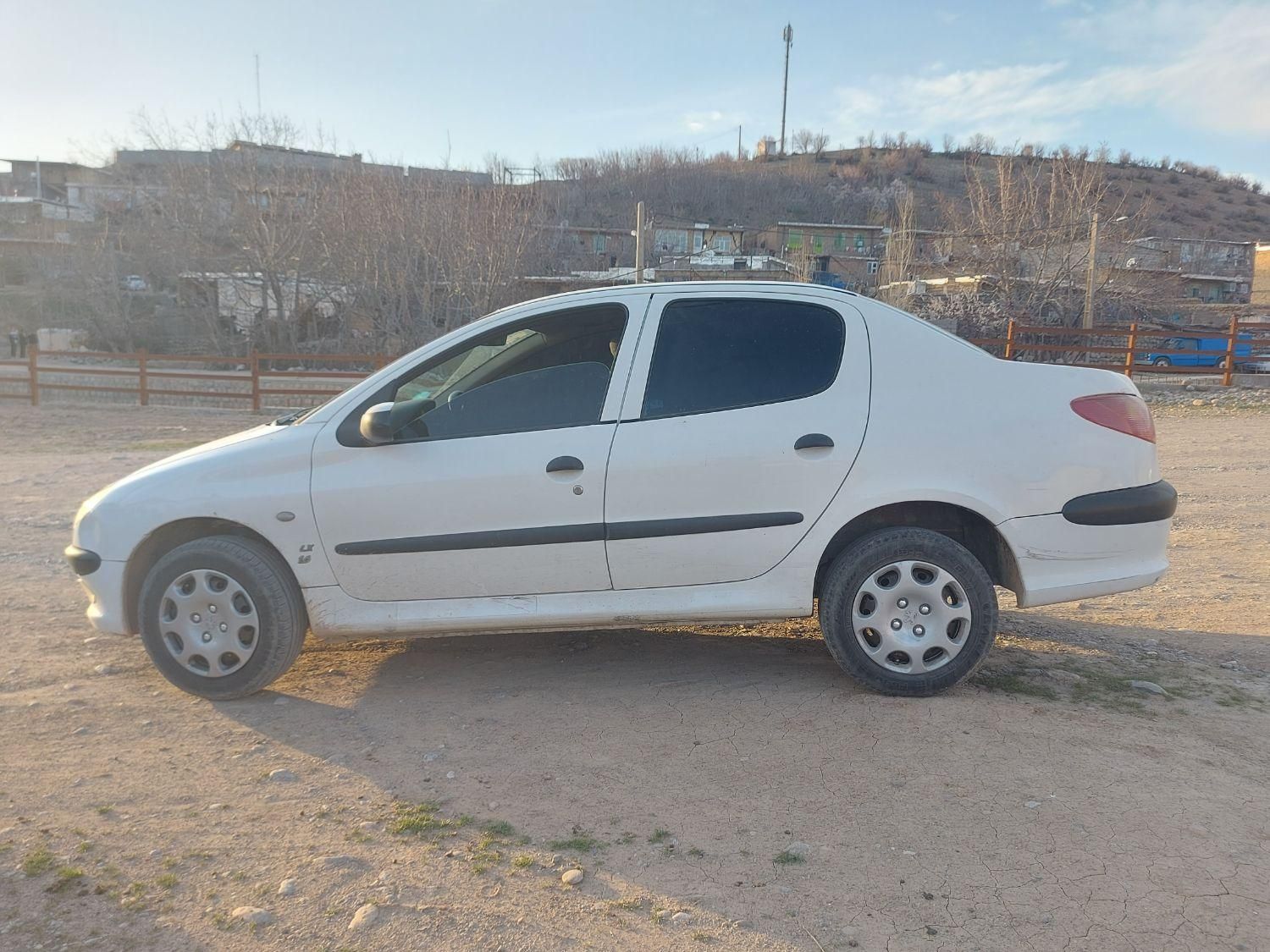 پژو ۲۰۶ صندوق دار v8 - 1392