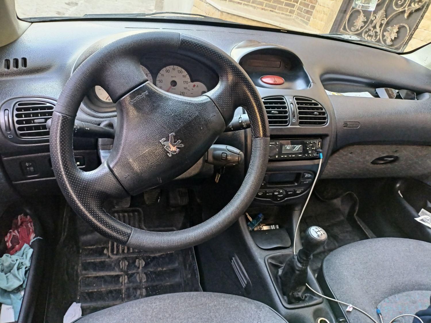 پژو ۲۰۶ صندوق دار v8 - 1389
