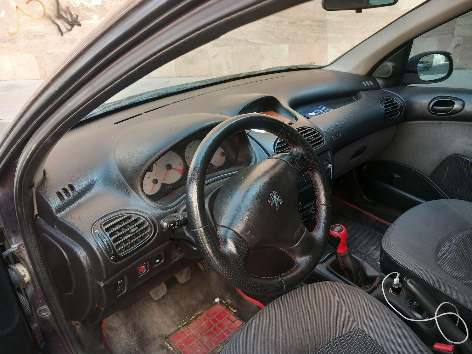 پژو ۲۰۶ صندوق دار v8 - 1391