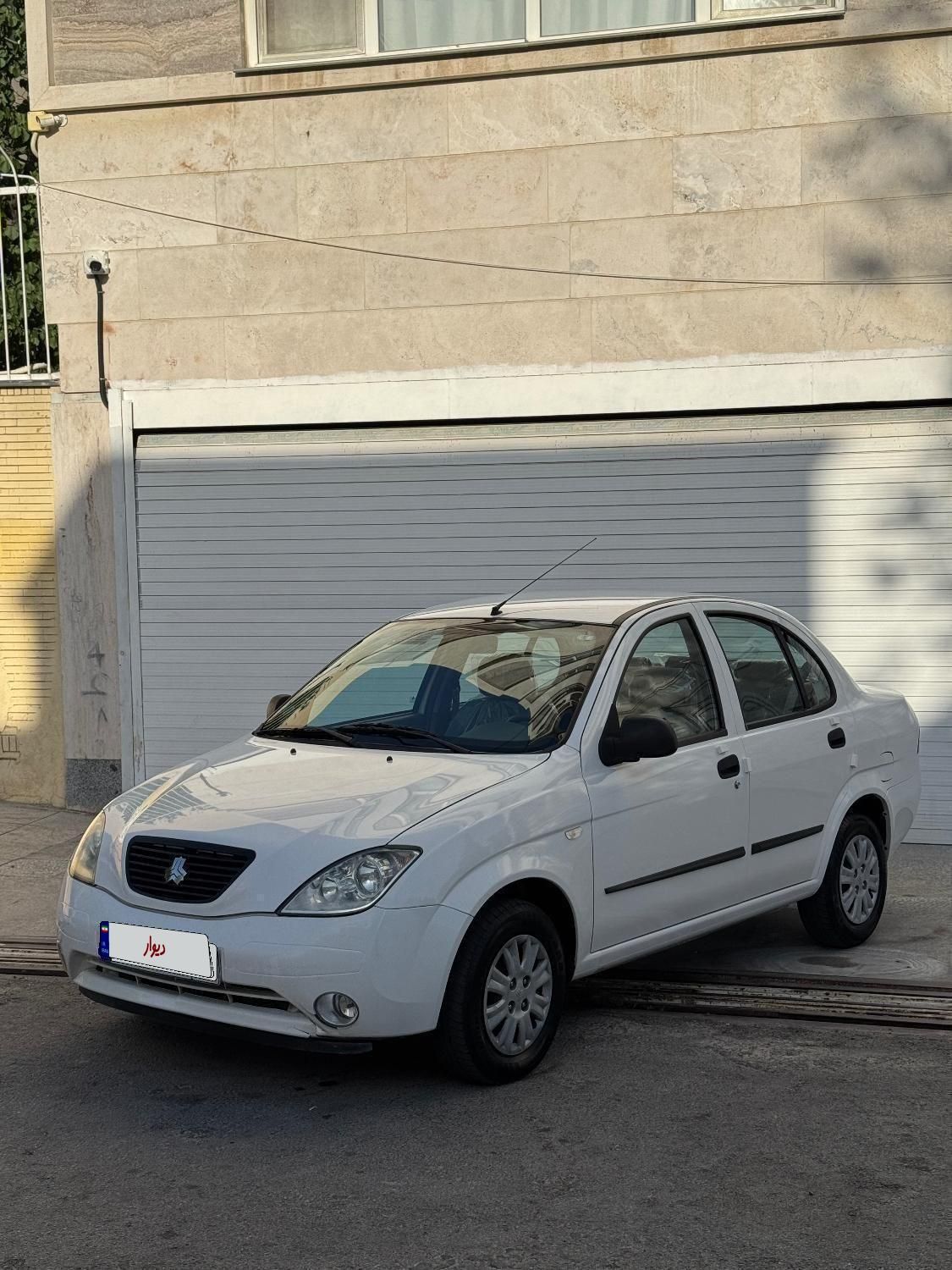 تیبا صندوق دار SX - 1401