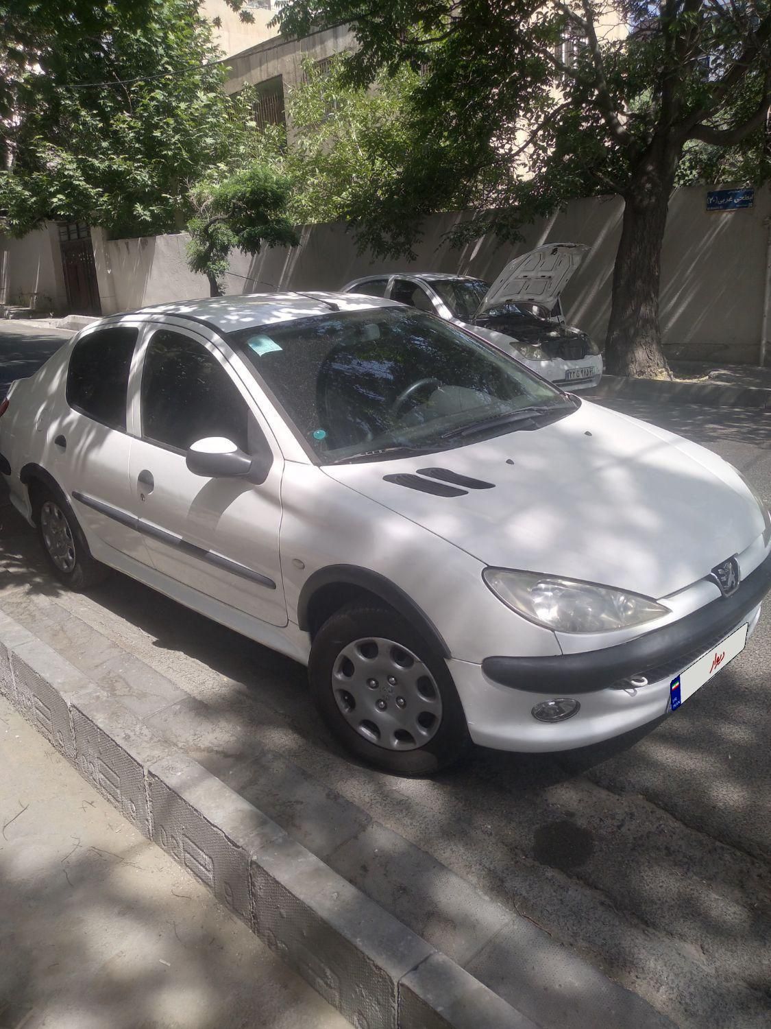 پژو ۲۰۶ صندوق دار v8 - 1394