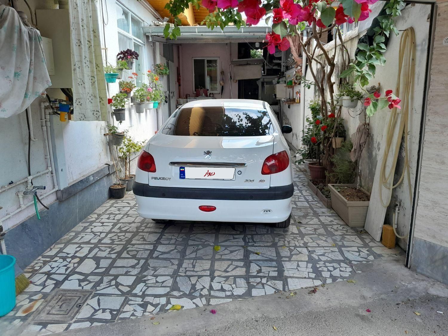 پژو ۲۰۶ صندوق دار v8 - 1396