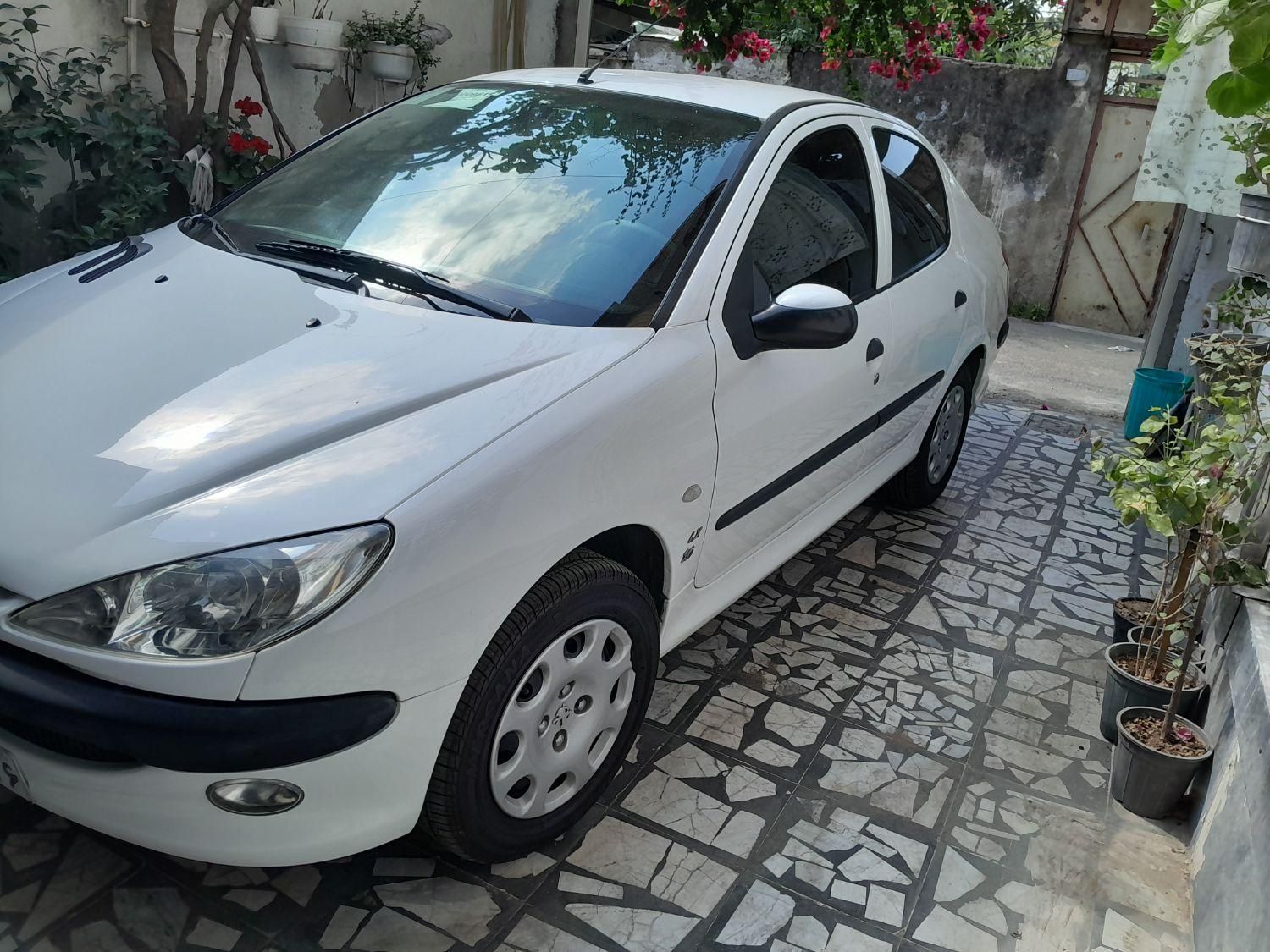 پژو ۲۰۶ صندوق دار v8 - 1396